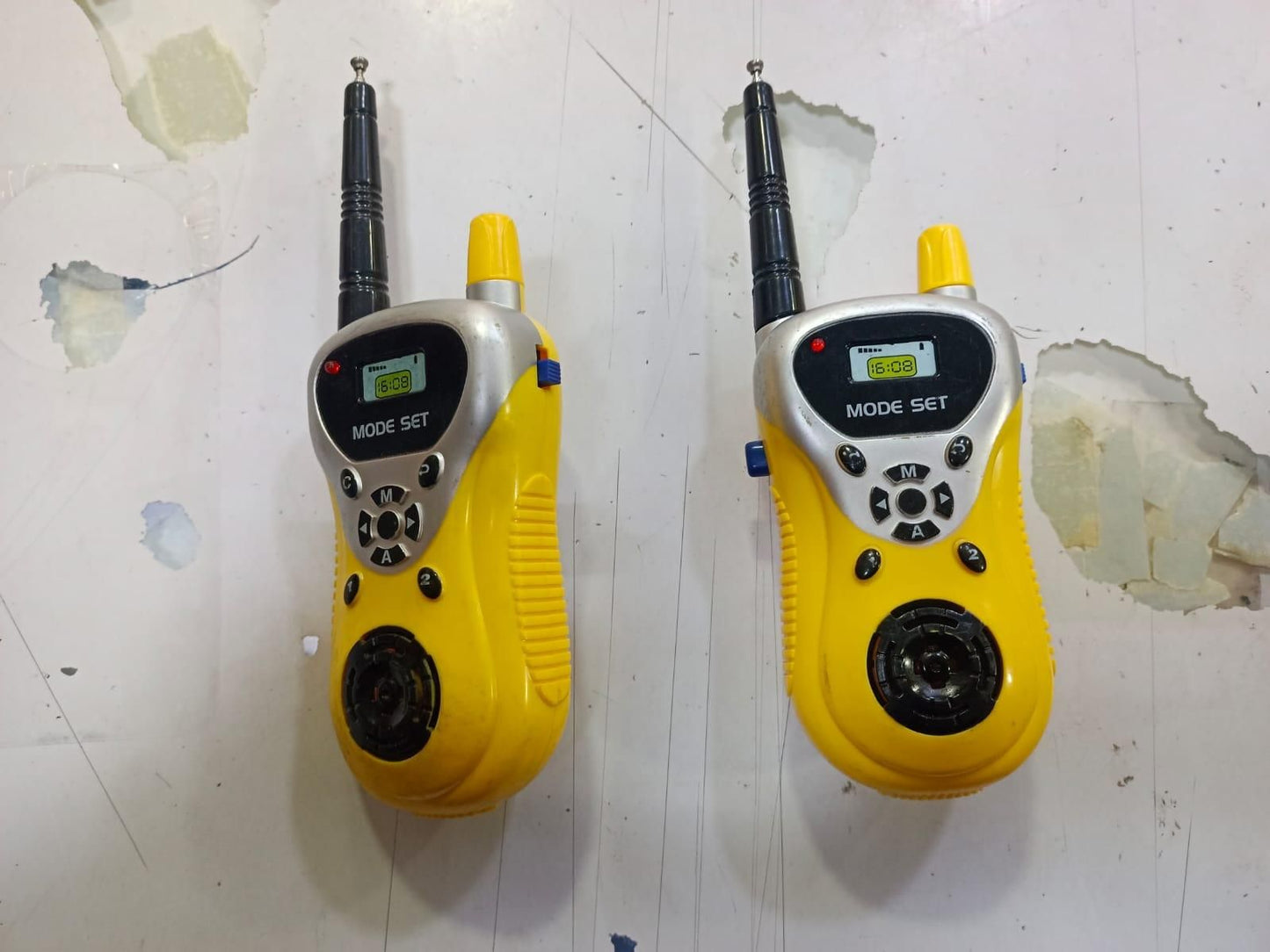 बच्चों के लिए वॉकी टॉकी खिलौने लड़कों और लड़कियों के लिए 2 वे रेडियो खिलौना